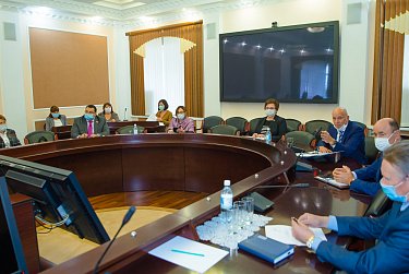 Совет ЗС собрался в 100-й раз